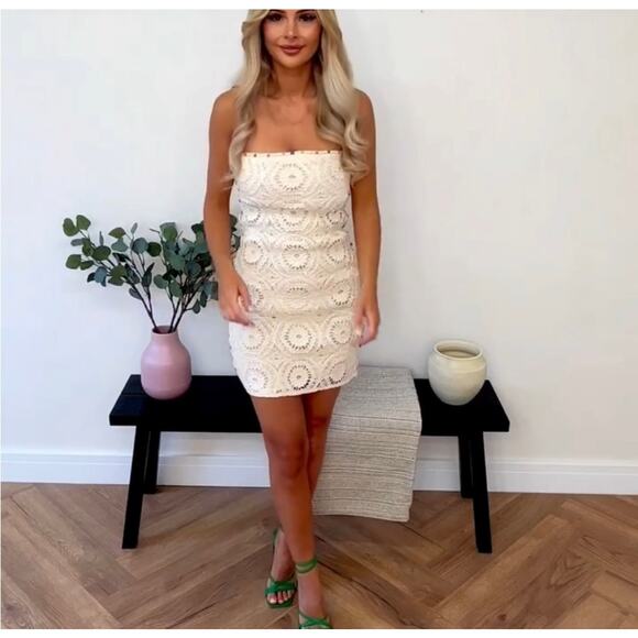 ZARA BLOGGER FAVORITE STRAPLESS CROCHET DRESS - Picture 6 of 12